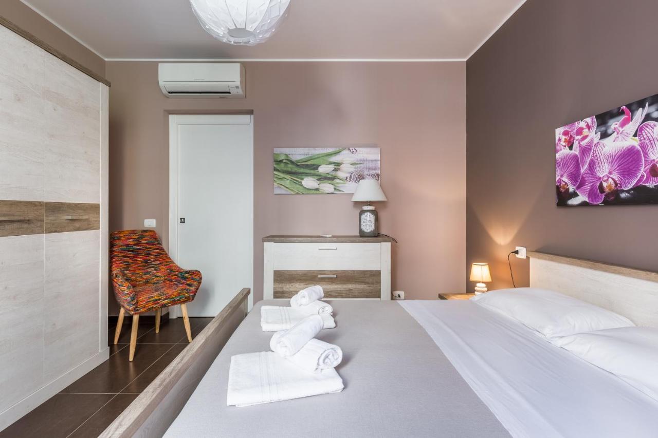 Modica For Family - Rooms And Apartments Eksteriør bilde